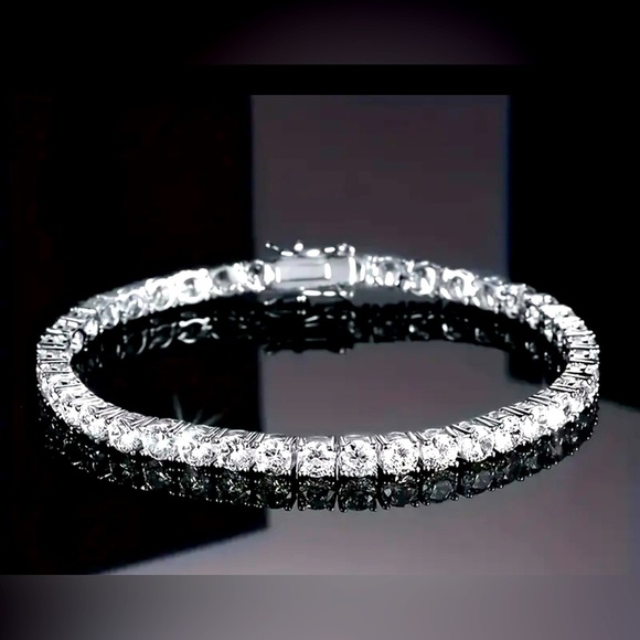 MOISSANITE 20 Carat 18K White Gold Tennis BraceletGRA CERTIFIED